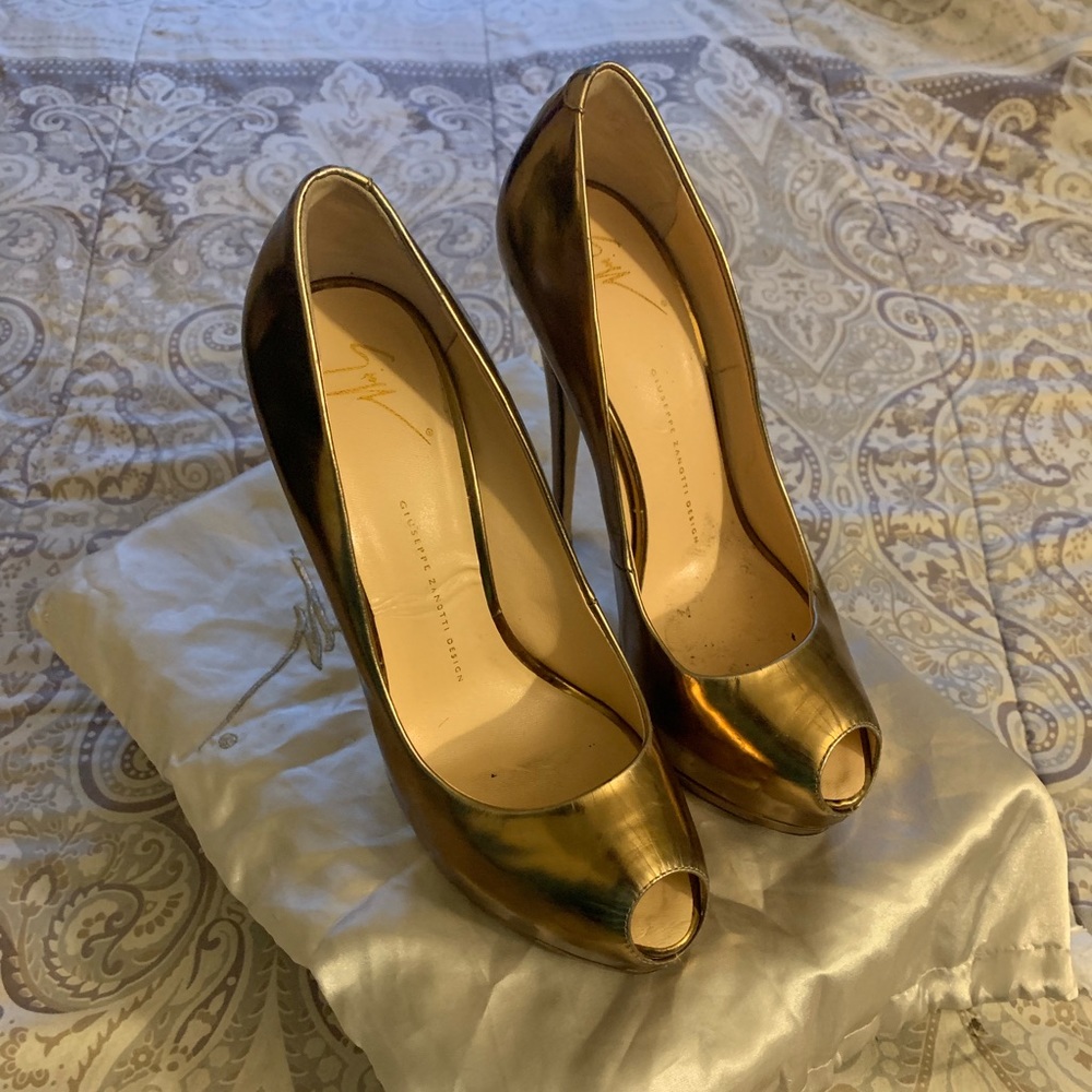 Giuseppe  Zanotti  Pumps